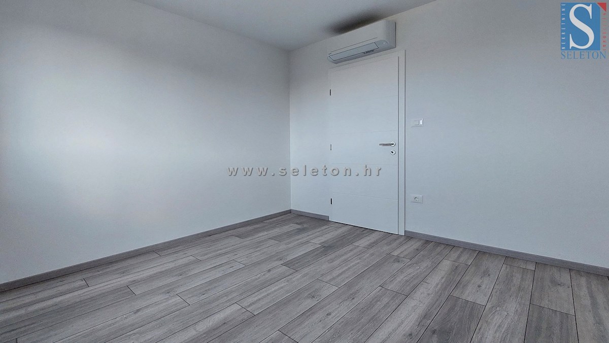 Novo stanovanje 67 m2 s pogledom na morje, DVIGALO, 2 parkirni mesti