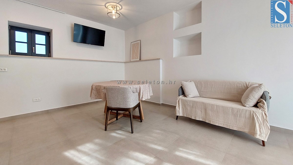 Poreč - okolica, popolnoma prenovljeno stanovanje velikosti 52 m2