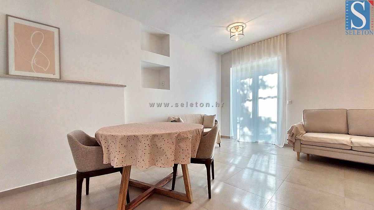 Poreč - okolica, popolnoma prenovljeno stanovanje velikosti 52 m2