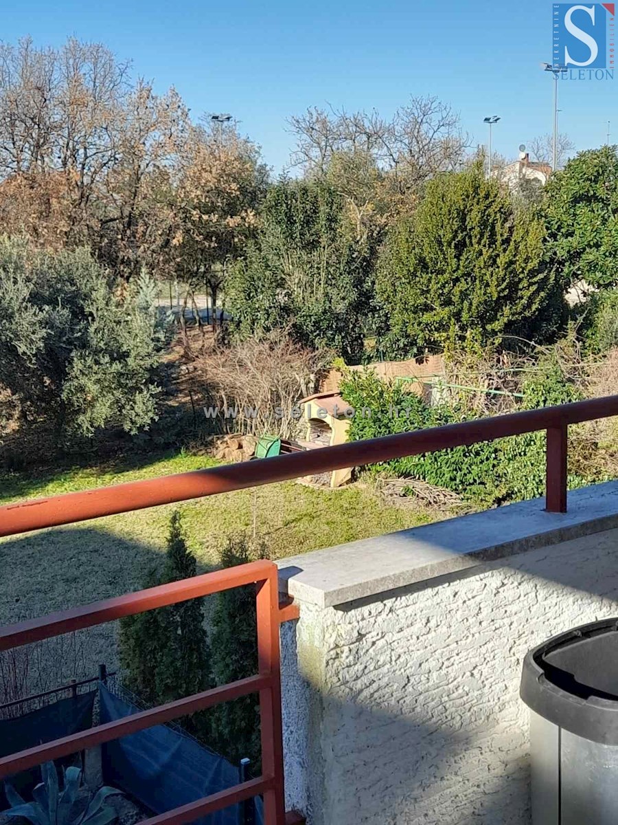 Poreč, opremljeno stanovanje velikosti 62 m2, 1. nadstropje
