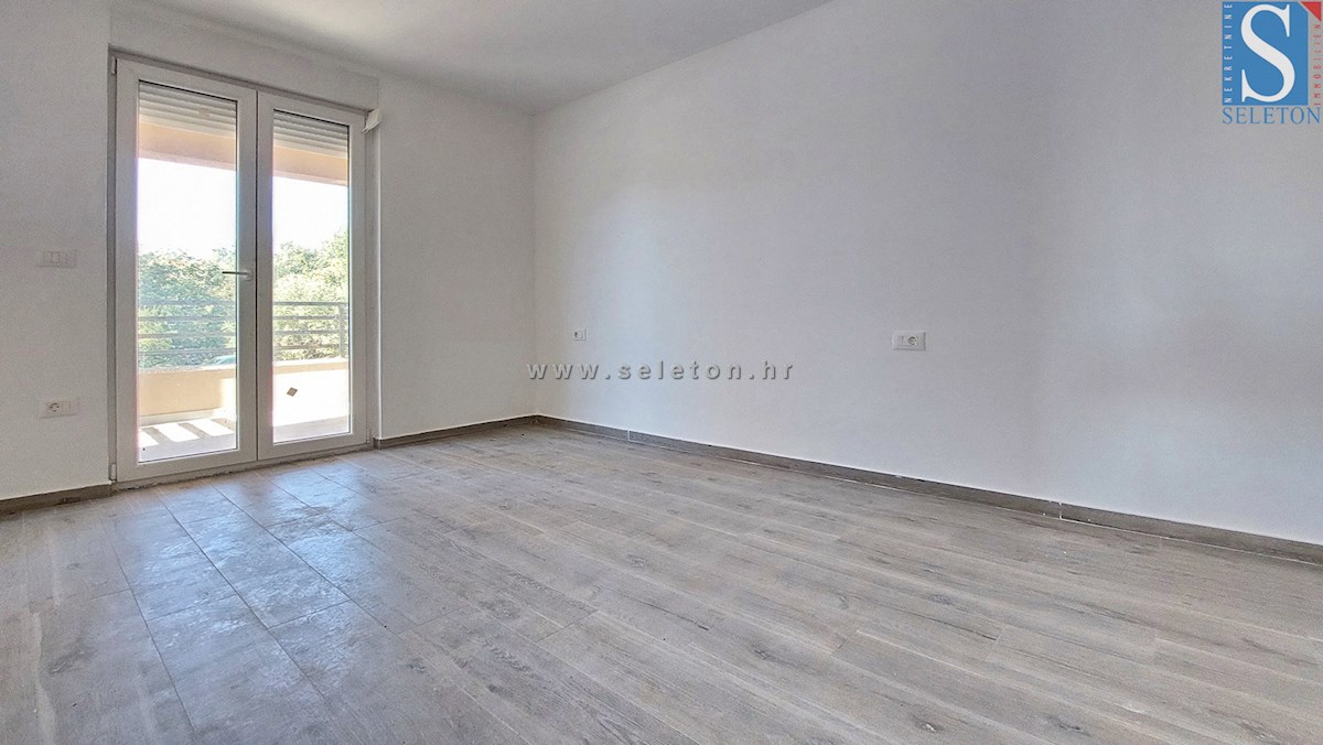 Poreč - okolica, novo stanovanje 66 m2, 2 terasi