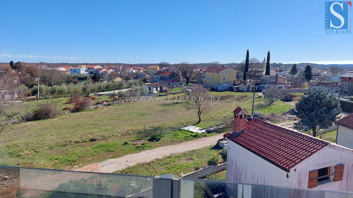 Istra, Poreč, novo stanovanje 82 m2 s pogledom na morje v bližini Poreča, 2 parkirni mesti in shramba