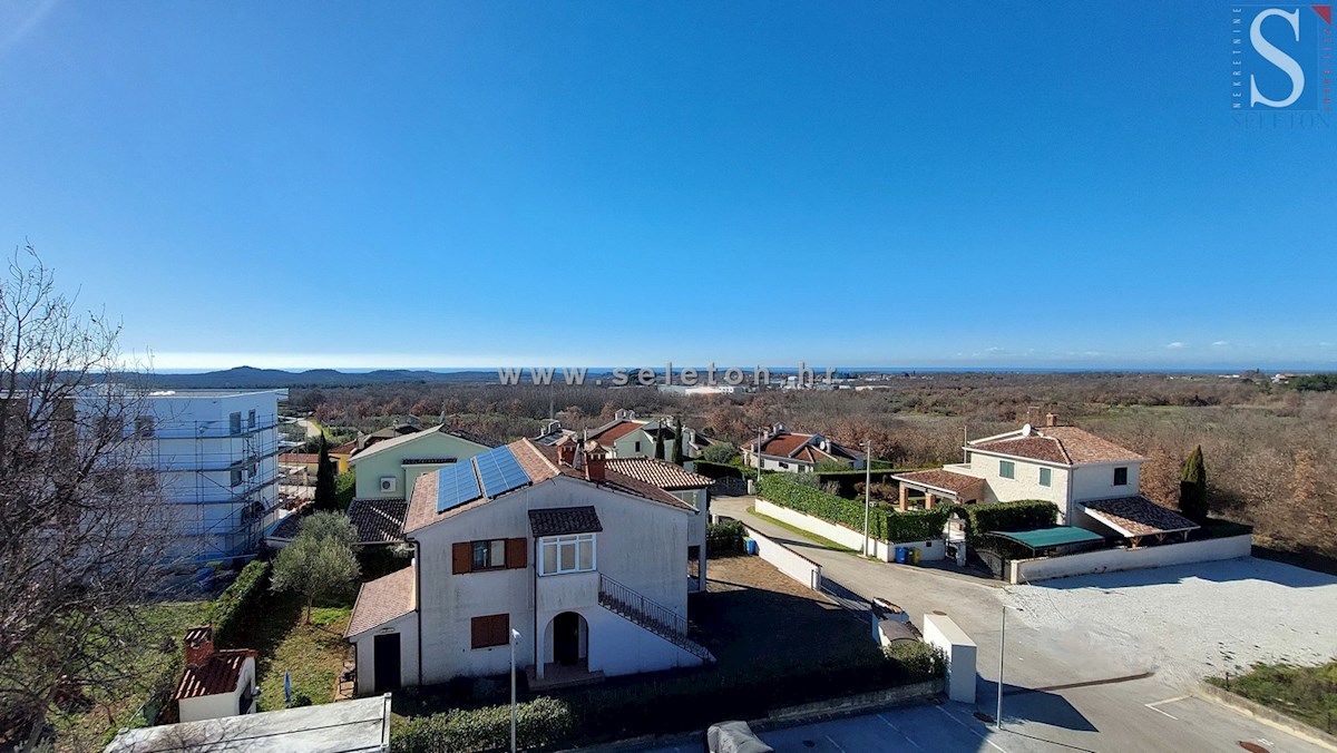 Istra, Poreč, novo stanovanje 82 m2 s pogledom na morje v bližini Poreča, 2 parkirni mesti in shramba