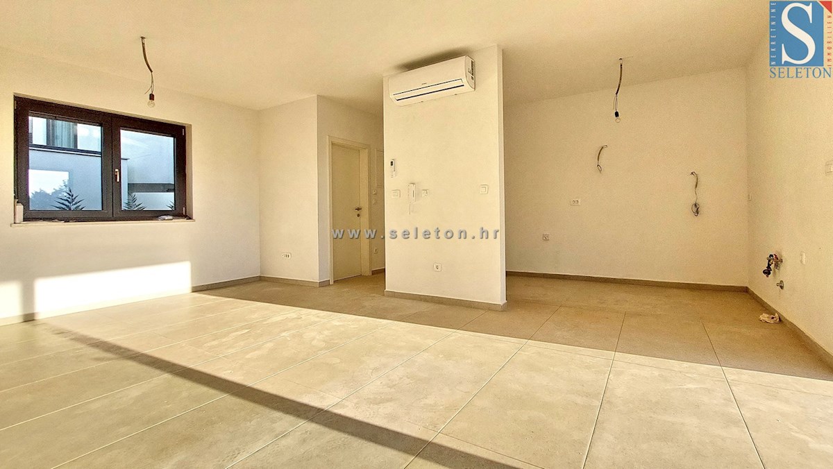 Novo stanovanje v okolici Poreča 94 m2 z vrtom od 146 m2