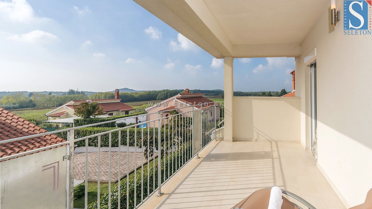 Poreč, samostojna hiša 134 m2 z bazenom