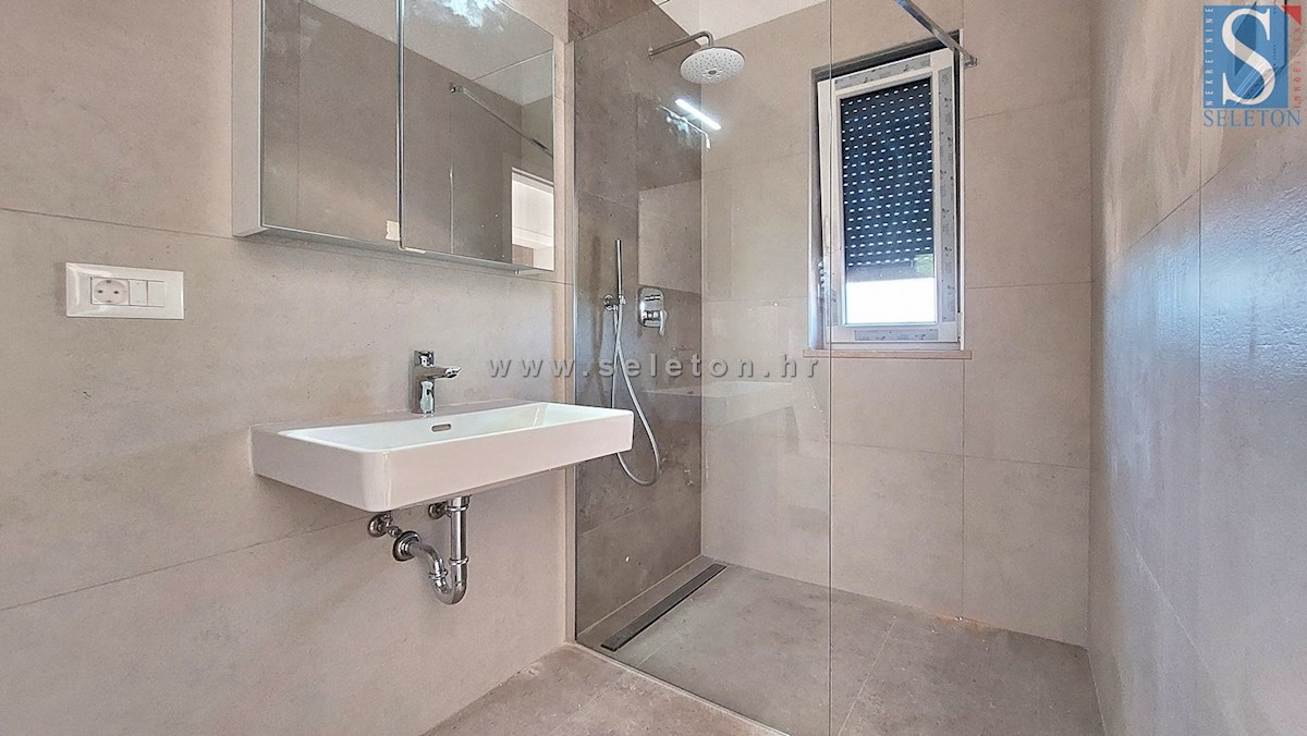 Poreč - okolica, novo stanovanje od 68 m2, 3 spalnice, 2 parkirni mesti