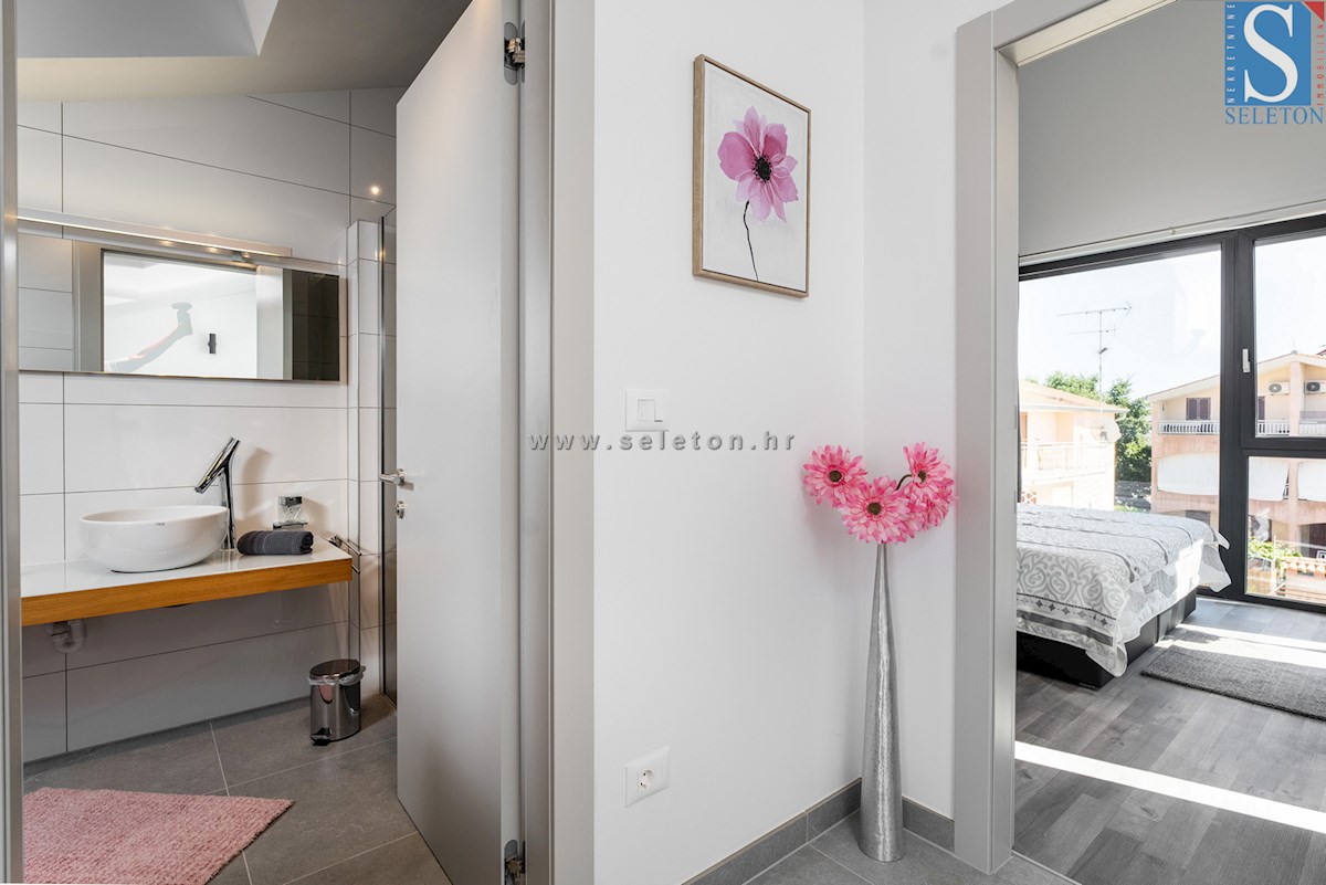 Vrstna hiša velikosti 114 m2 z bazenom