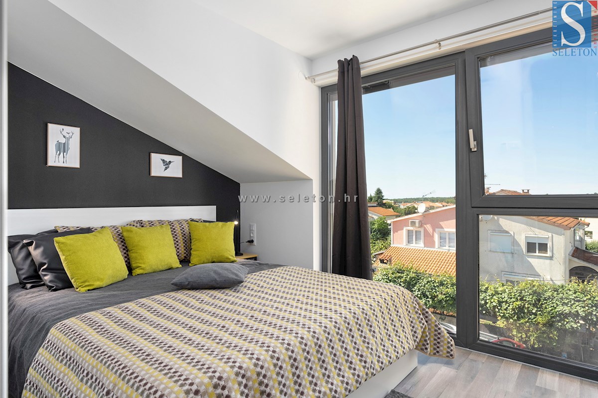 Vrstna hiša velikosti 114 m2 z bazenom