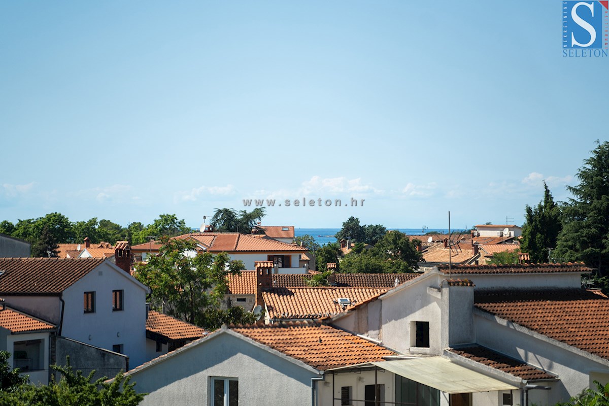 Vrstna hiša velikosti 114 m2 z bazenom