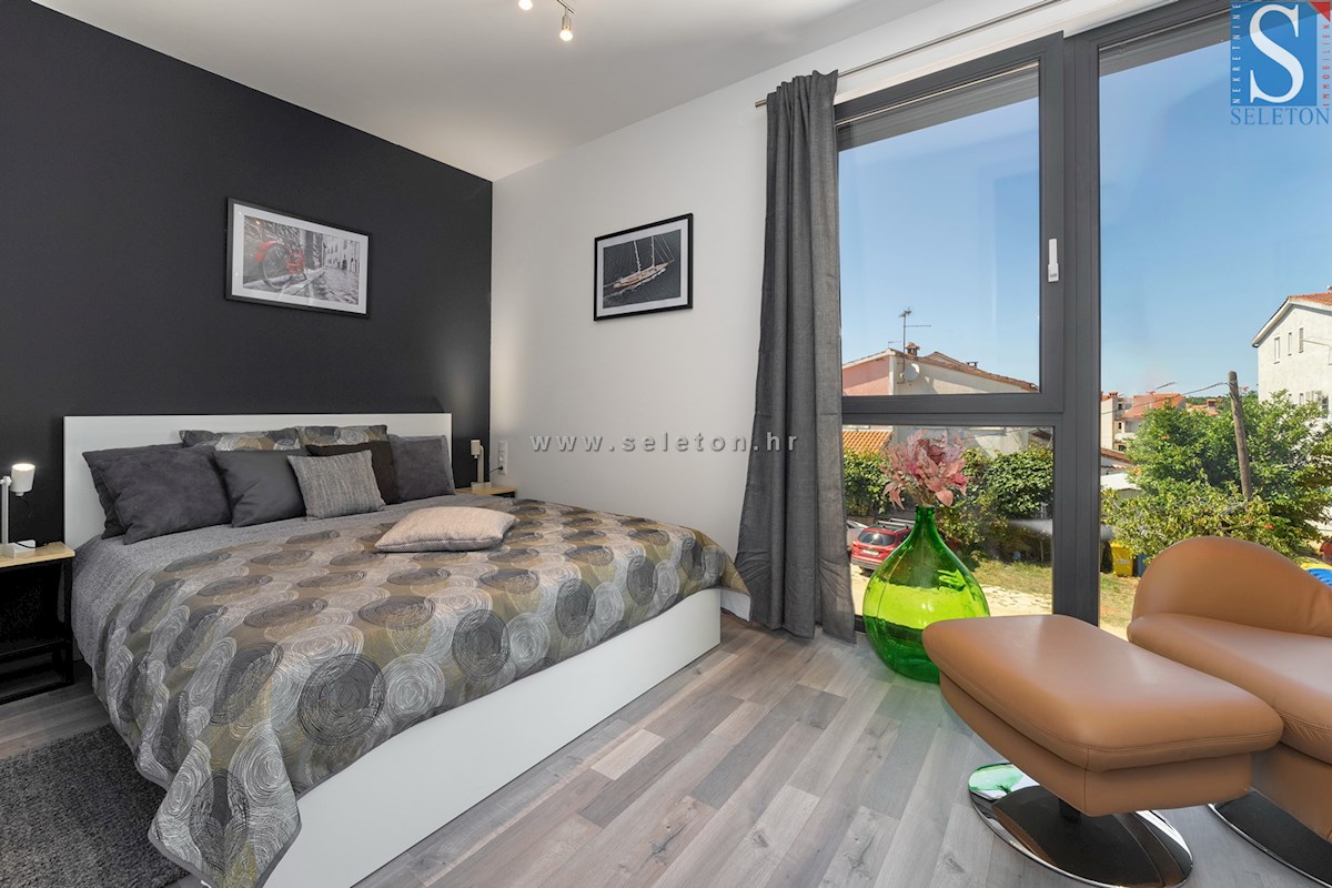 Vrstna hiša velikosti 114 m2 z bazenom