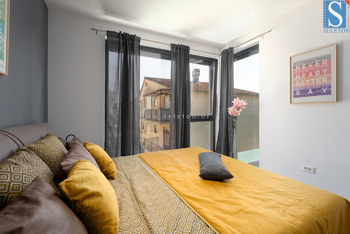 Vrstna hiša velikosti 114 m2 z bazenom