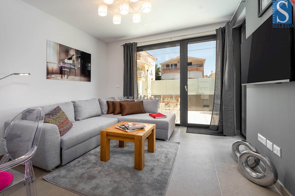 Vrstna hiša velikosti 114 m2 z bazenom