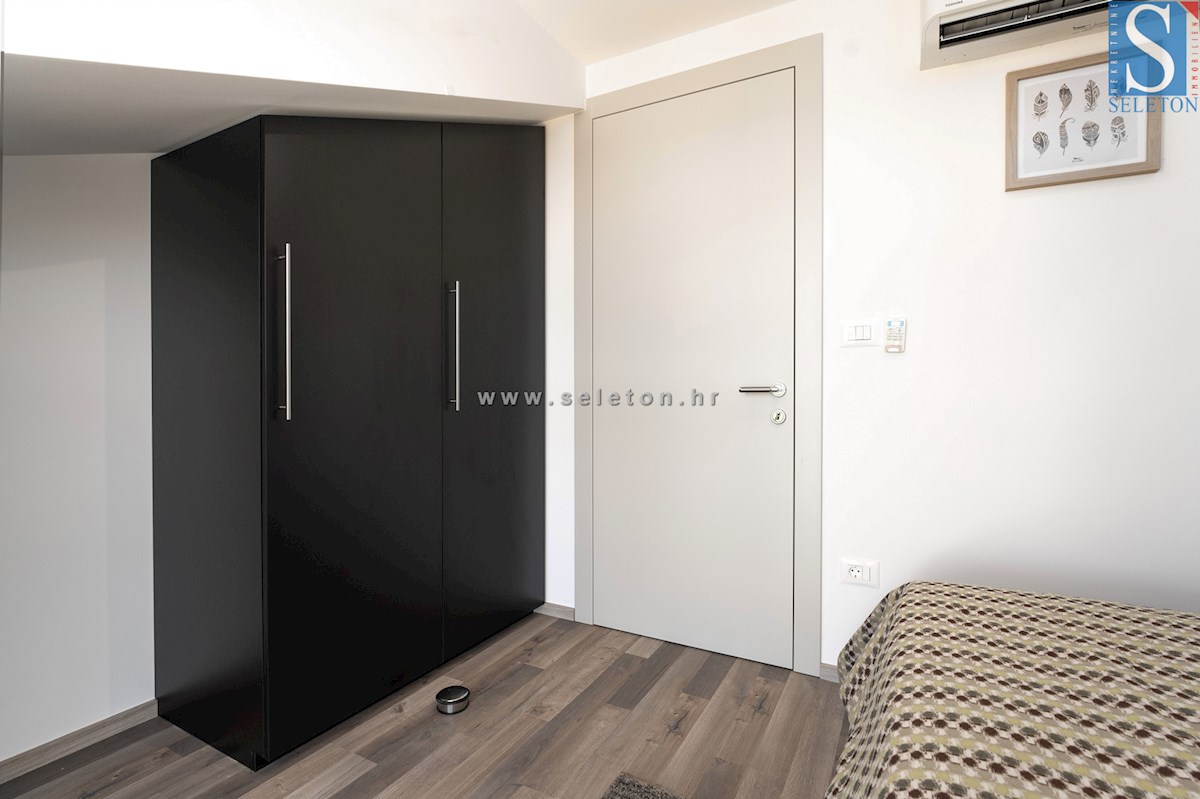 Vrstna hiša velikosti 114 m2 z bazenom