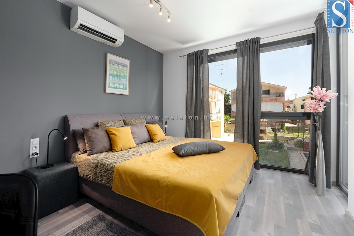 Vrstna hiša velikosti 114 m2 z bazenom