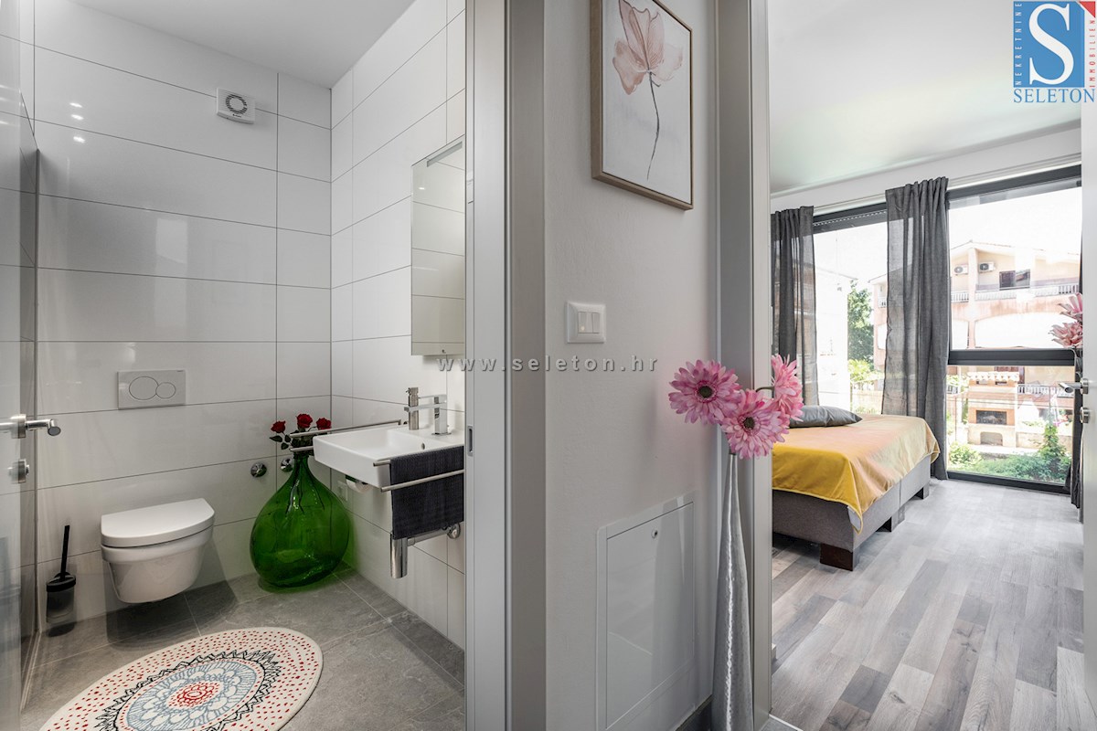 Vrstna hiša velikosti 114 m2 z bazenom