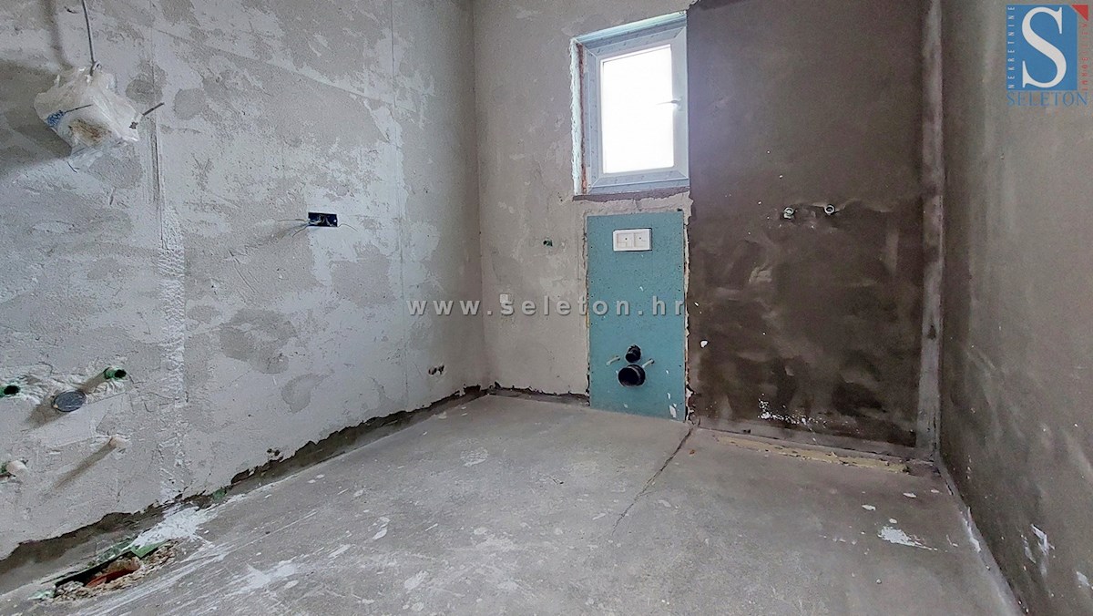 Istra, Poreč, novo stanovanje 91 m2, 1. nadstropje, cca 800 m od morja (zračne črte)