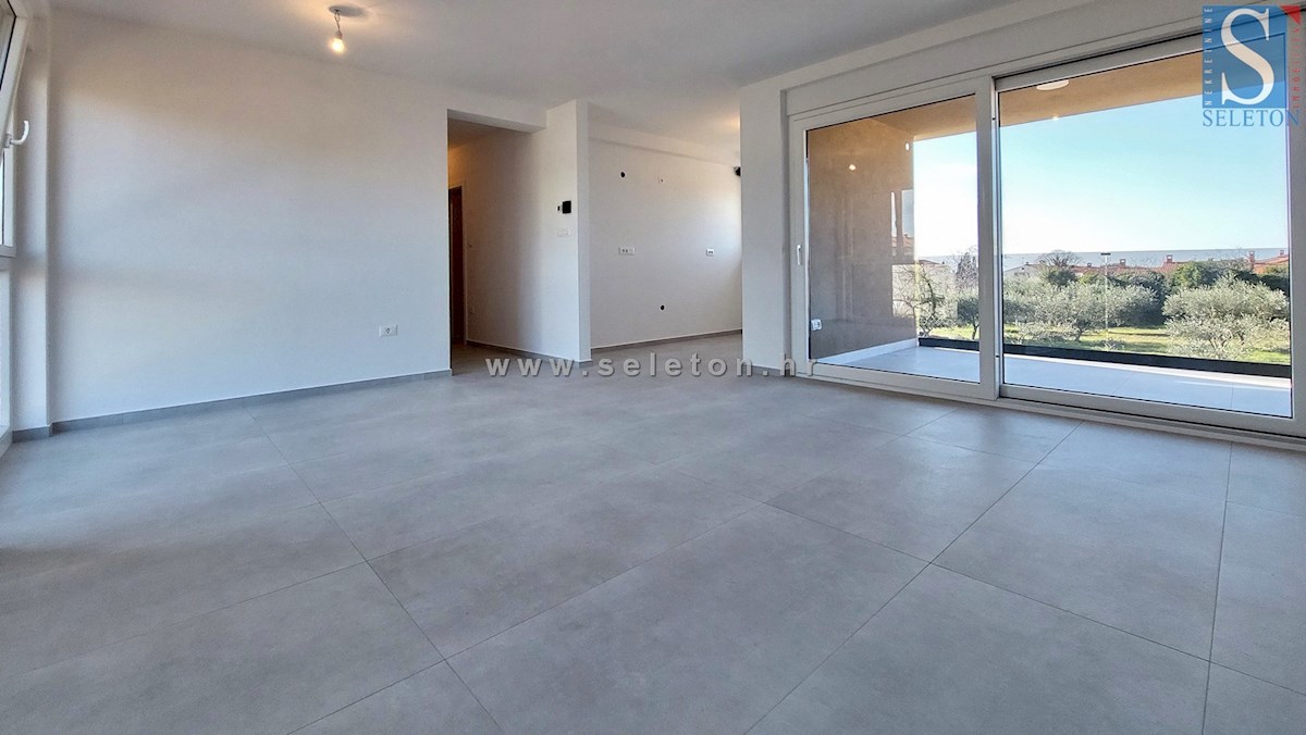 Istra, Poreč, novo stanovanje 67 m2 s pogledom na morje, DVIGALO, 2 parkirni mesti