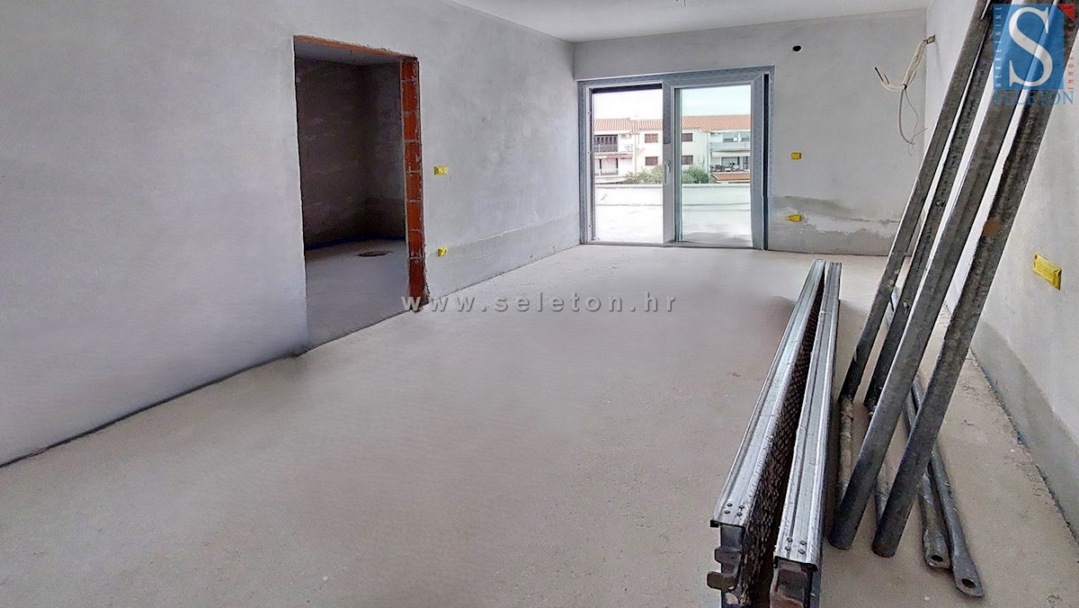 Istra, Poreč, novo stanovanje 161 m2, 2. nadstropje, pogled na morje, cca 800 m od morja (zračne črte)