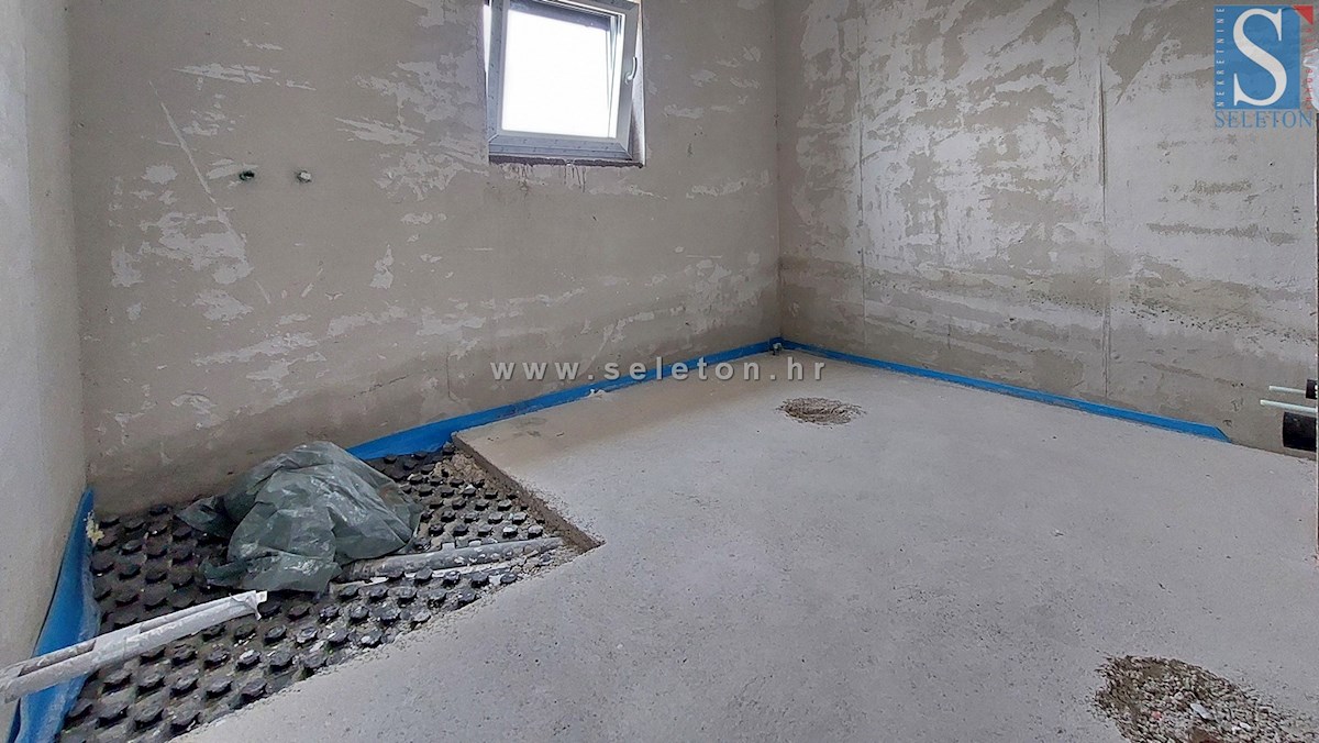 Istra, Poreč, novo stanovanje 161 m2, 2. nadstropje, pogled na morje, cca 800 m od morja (zračne črte)