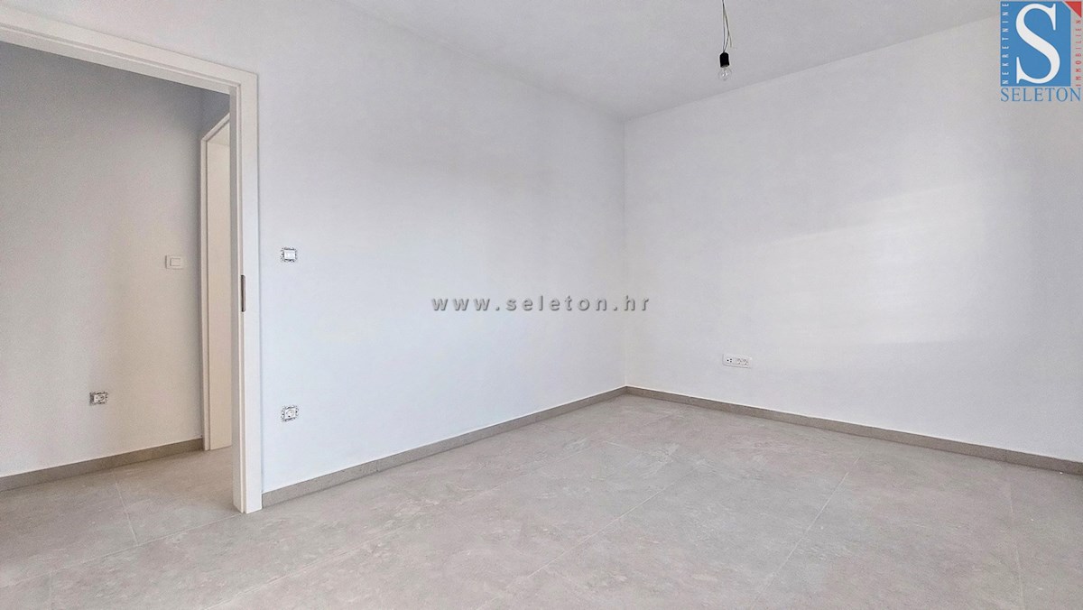 Novo stanovanje v okolici Poreča 94 m2 z veliko strešno teraso od 84 m2