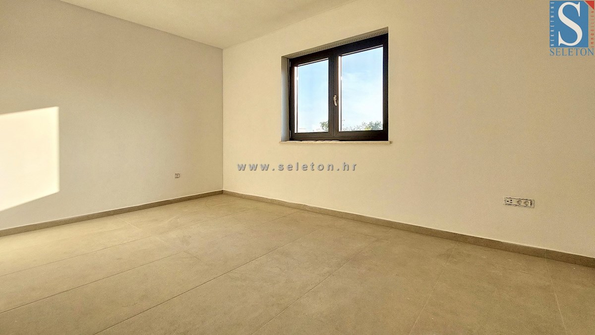 Novo stanovanje v okolici Poreča 94 m2 z veliko strešno teraso od 84 m2