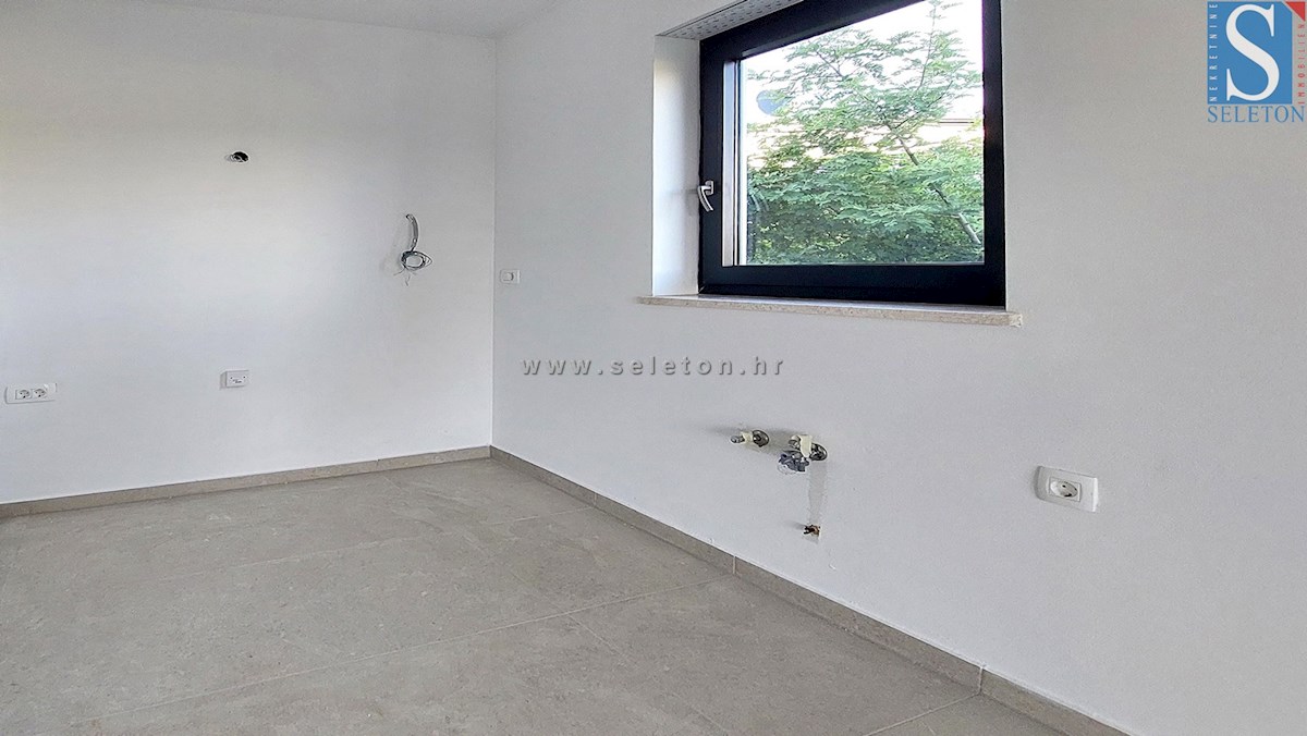 Novo stanovanje v okolici Poreča 94 m2 z veliko strešno teraso od 84 m2