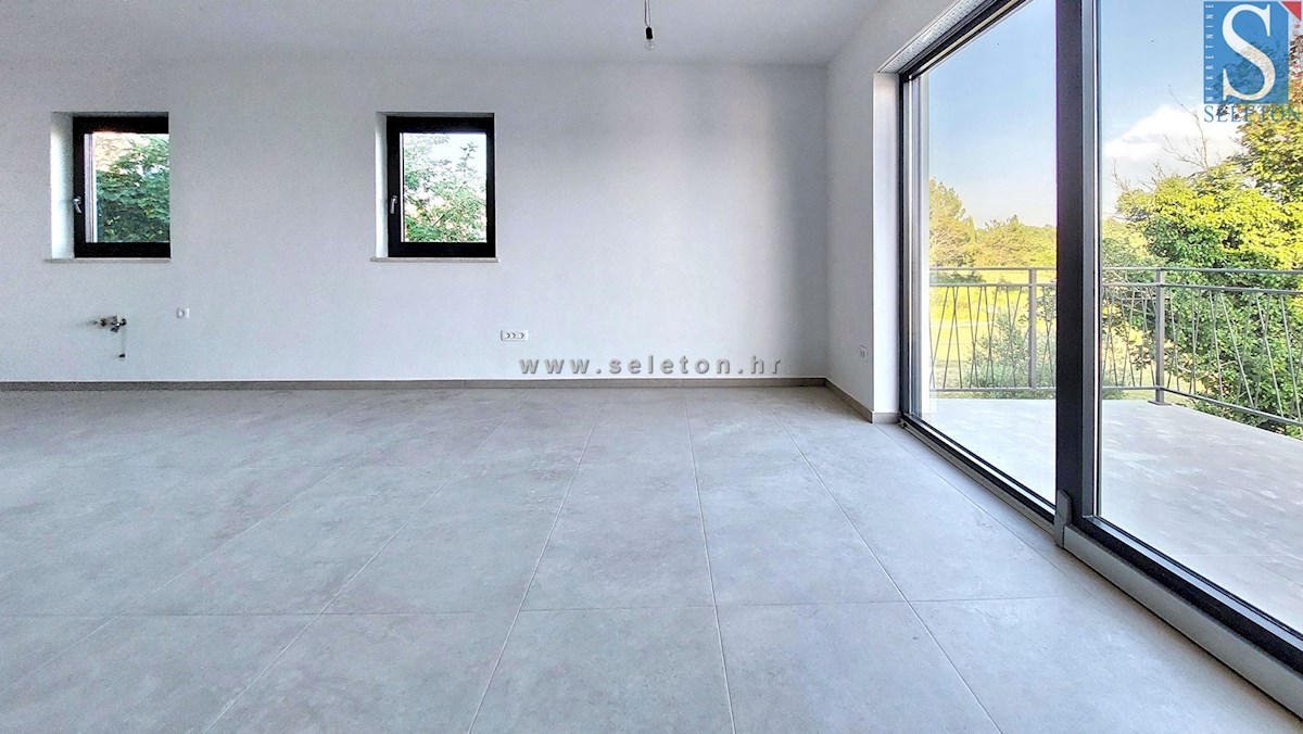 Novo stanovanje v okolici Poreča 94 m2 z veliko strešno teraso od 84 m2
