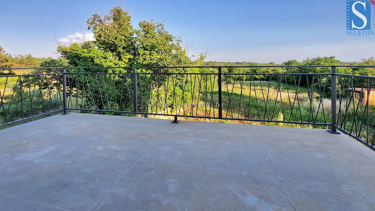 Novo stanovanje v okolici Poreča 94 m2 z veliko strešno teraso od 84 m2