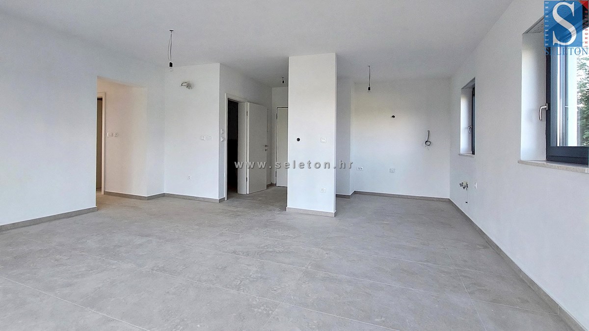 Novo stanovanje v okolici Poreča 94 m2 z veliko strešno teraso od 84 m2