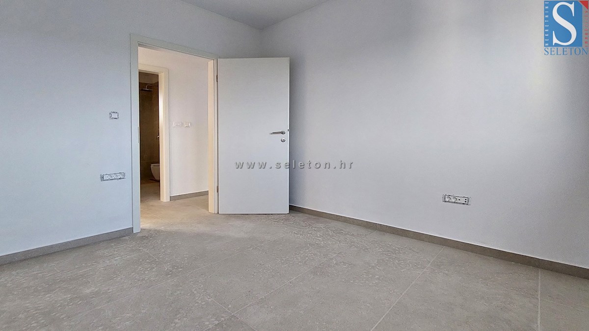 Novo stanovanje v okolici Poreča 94 m2 z veliko strešno teraso od 84 m2