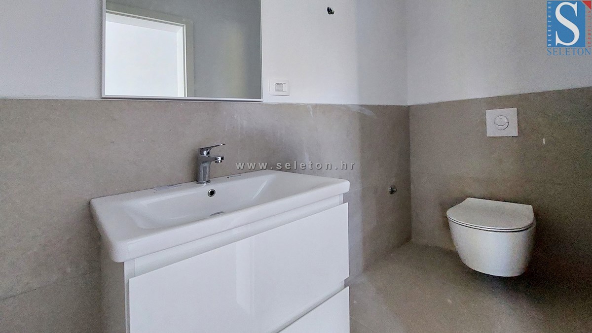 Novo stanovanje v okolici Poreča 94 m2 z veliko strešno teraso od 84 m2