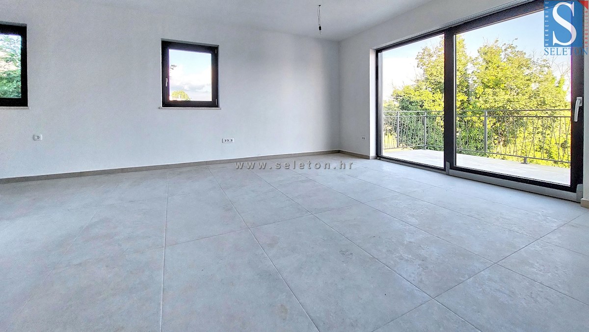 Novo stanovanje v okolici Poreča 94 m2 z veliko strešno teraso od 84 m2