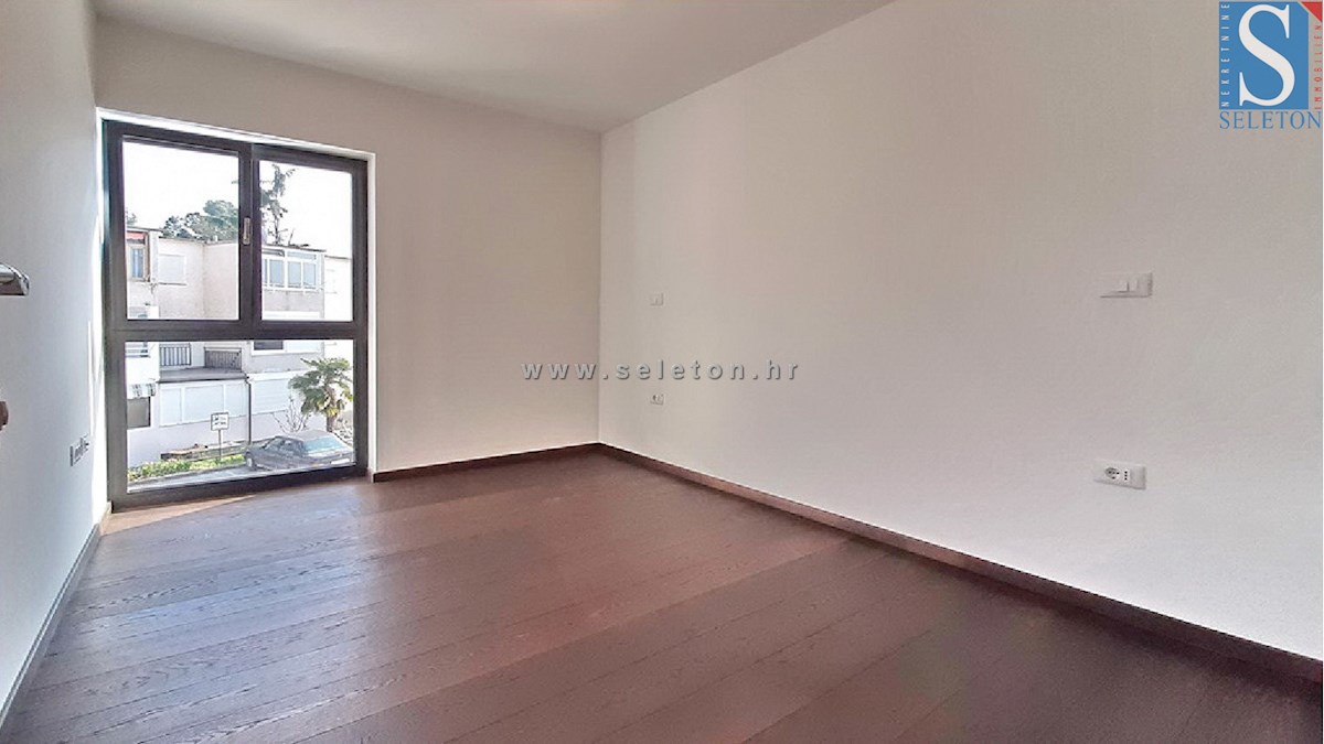 Moderno stanovanje v Poreču 78 m2 z garažo, le 200 m od morja/plaže in 300 m od centra