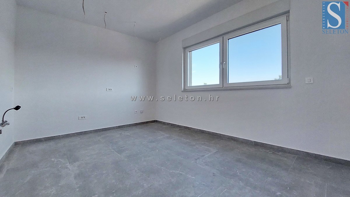 Poreč - novo stanovanje 66 m2, pogled na morje, DVIGALO, 2 parkirni mesti