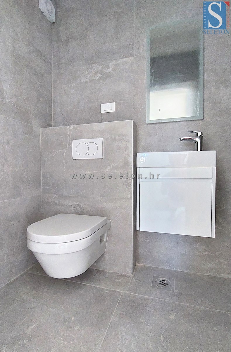 Poreč - novo stanovanje 66 m2, pogled na morje, DVIGALO, 2 parkirni mesti