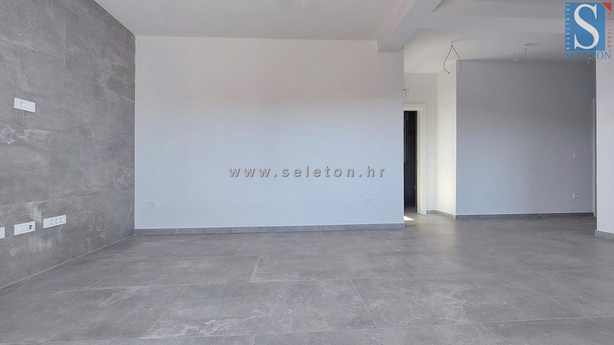 Poreč - novo stanovanje 66 m2, pogled na morje, DVIGALO, 2 parkirni mesti