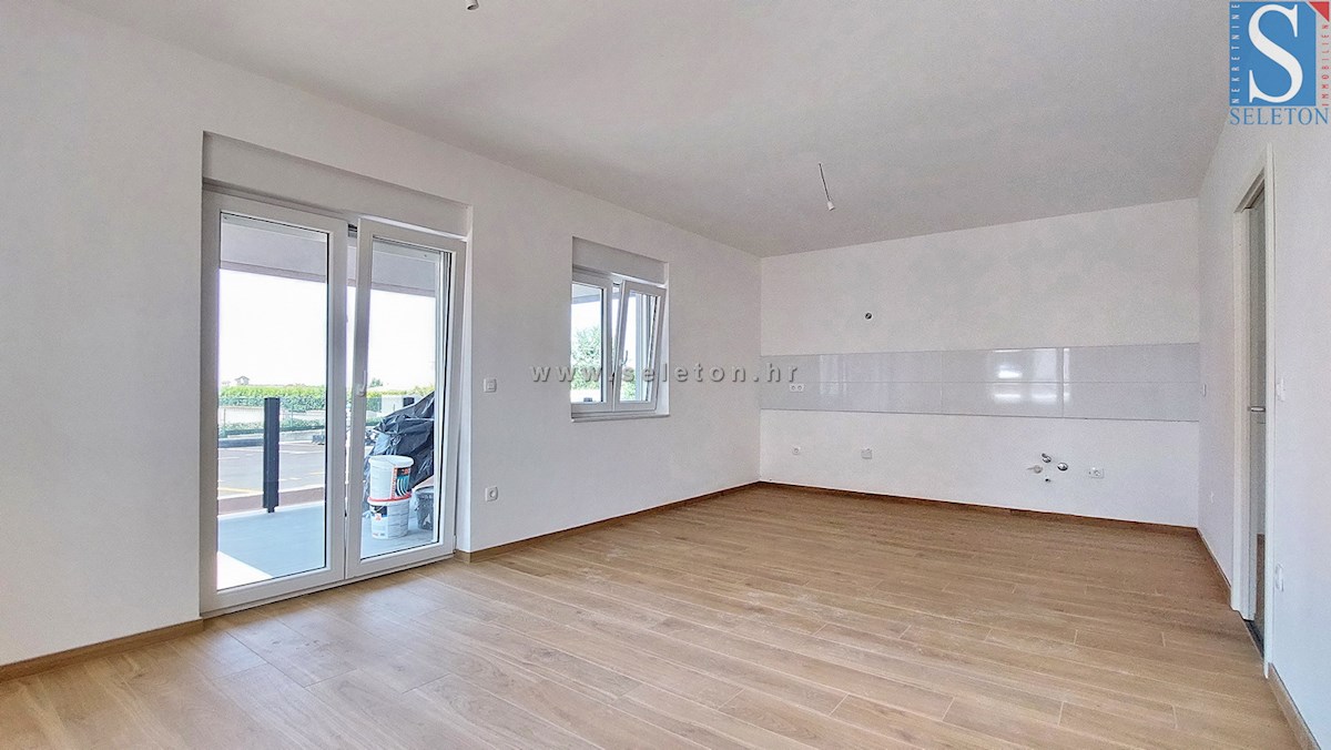 Istra, novo stanovanje v okolici Poreča 72 m2 z vrtom 200 m2