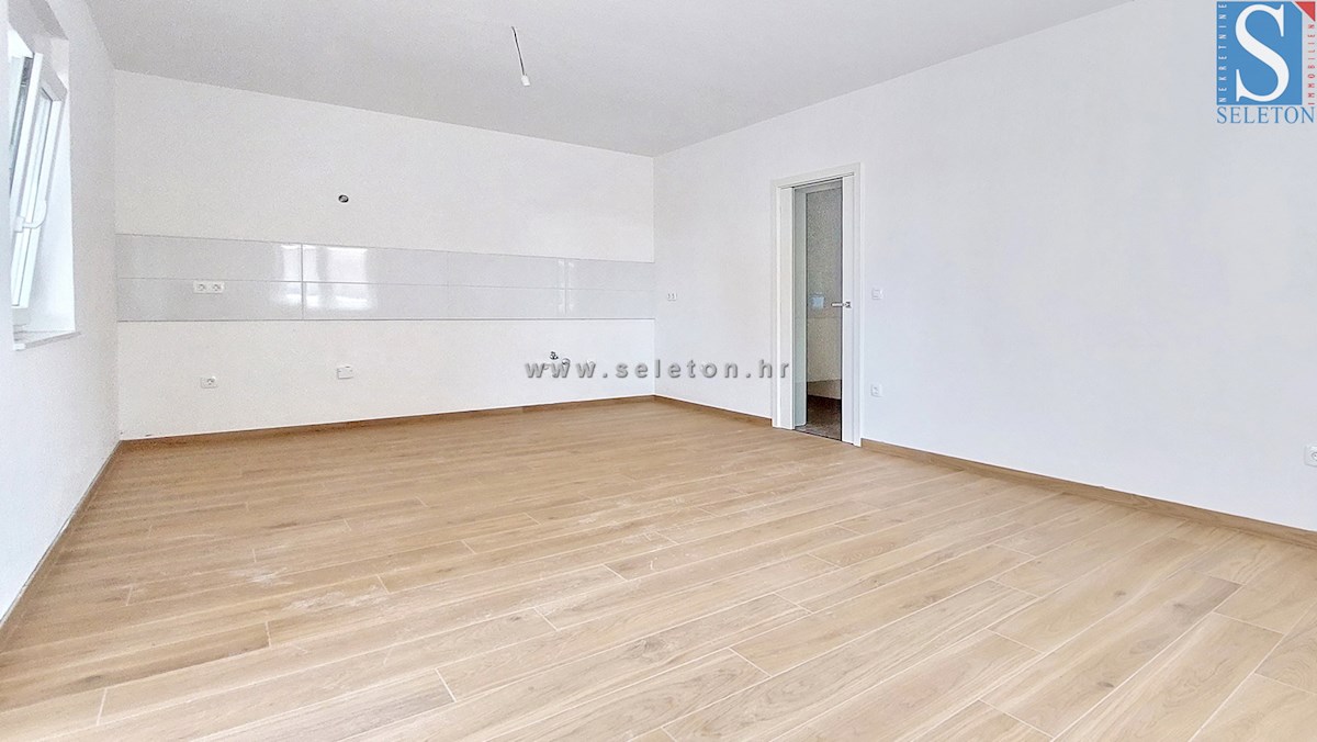 Istra, novo stanovanje v okolici Poreča 72 m2 z vrtom 200 m2