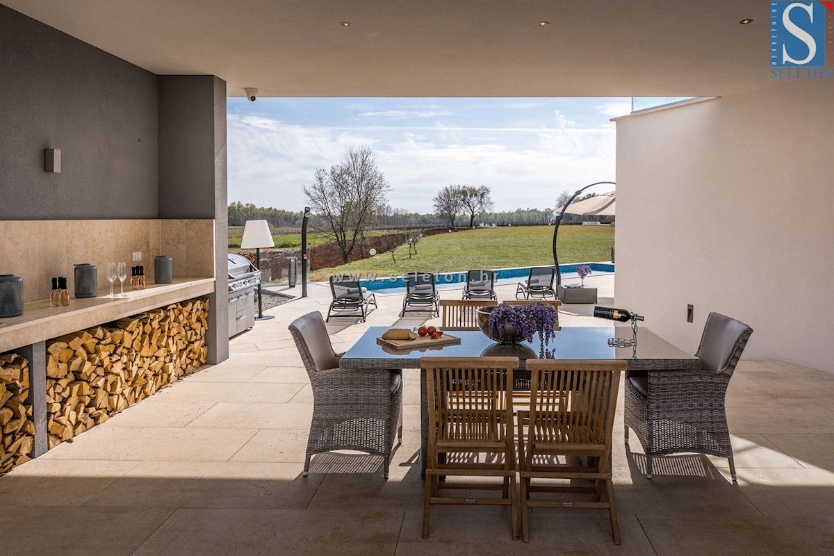 Istra, Poreč - okolica, moderna vila 437 m2 z bazenom in velikim vrtom