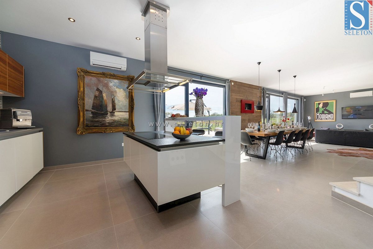 Istra, Poreč - okolica, moderna vila 437 m2 z bazenom in velikim vrtom