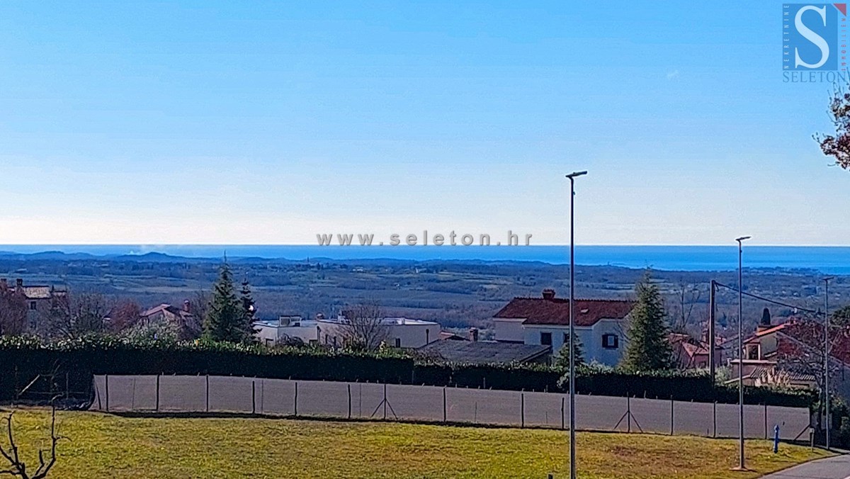 Samostojna hiša 240 m2 s pogledom na morje, bazenom in garažo v bližini Poreča - v gradnji