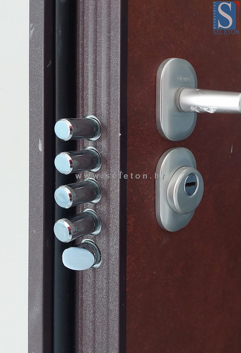 Poreč - novo stanovanje 88 m2 z vrtom in dvema parkirnima mestoma