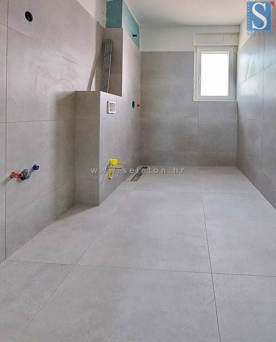 Novo stanovanje 67 m2 s pogledom na morje, DVIGALO, 2 parkirni mesti