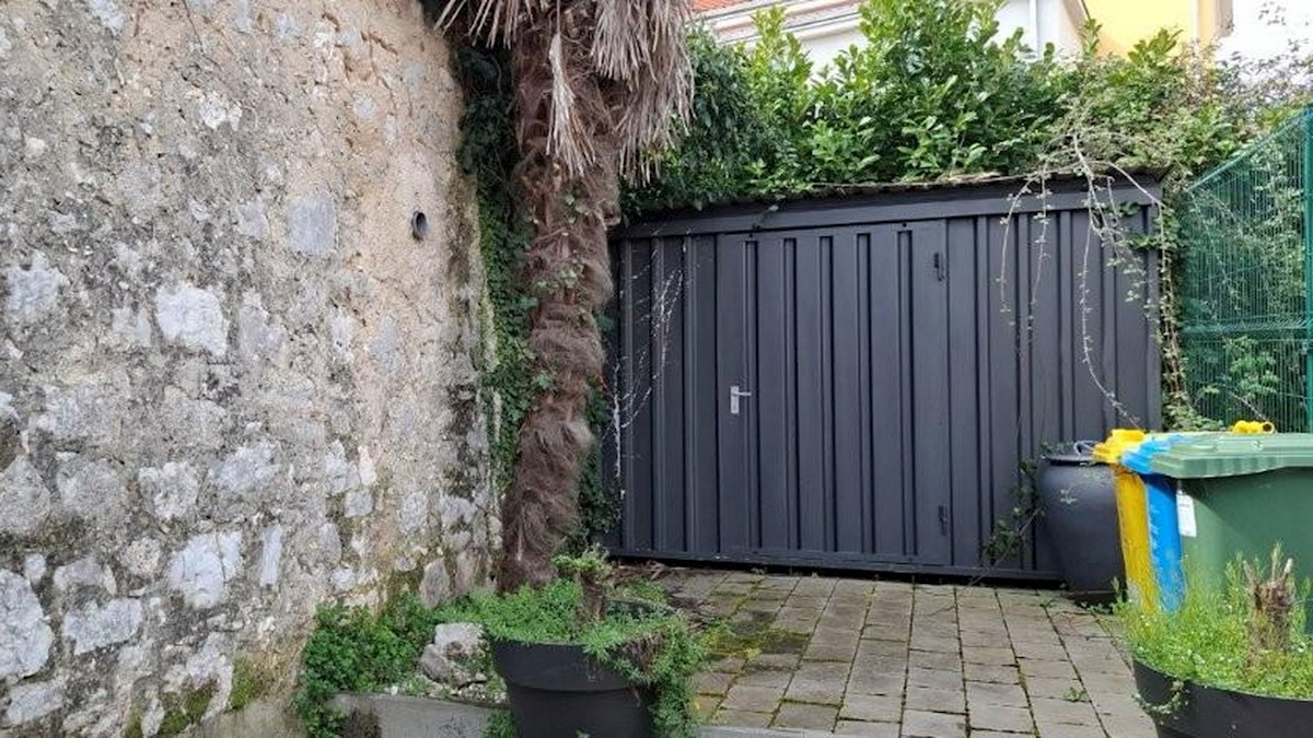 Funtana, opremljeno dvoetažno stanovanje 76 m2