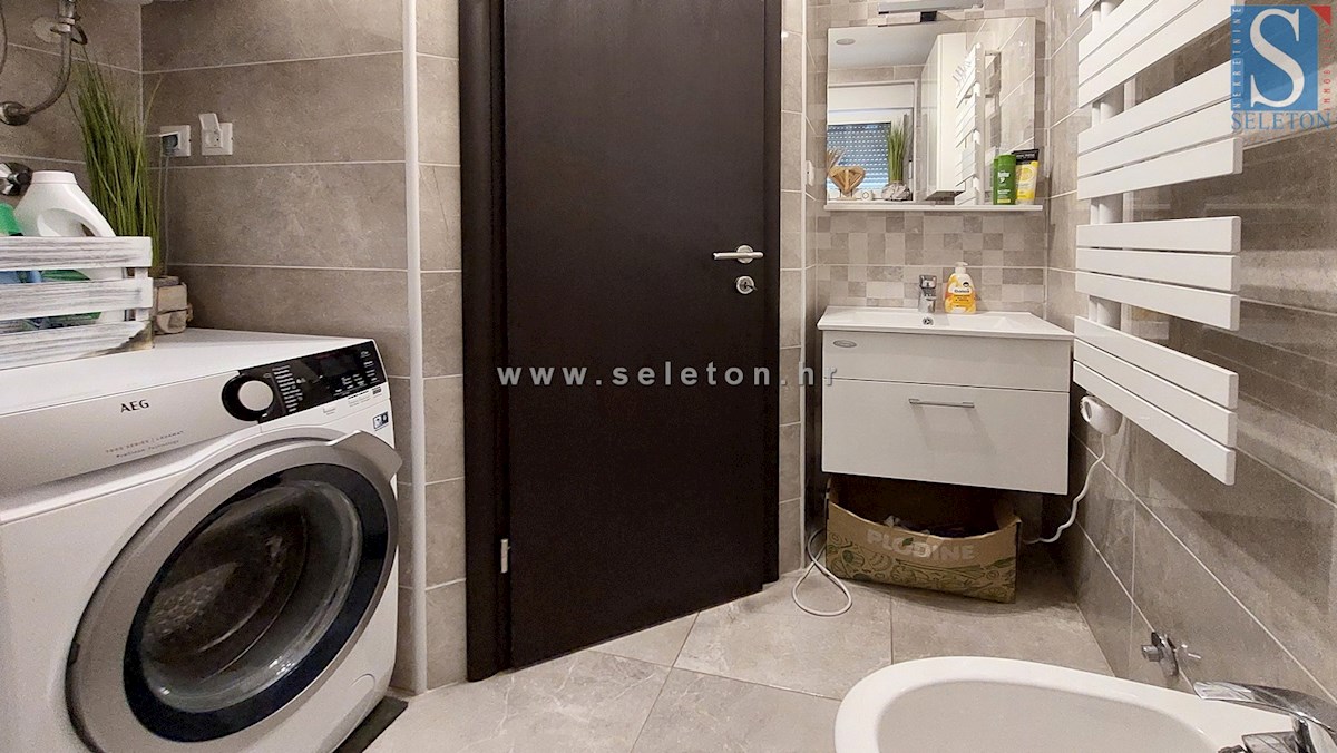Funtana, opremljeno dvoetažno stanovanje 76 m2