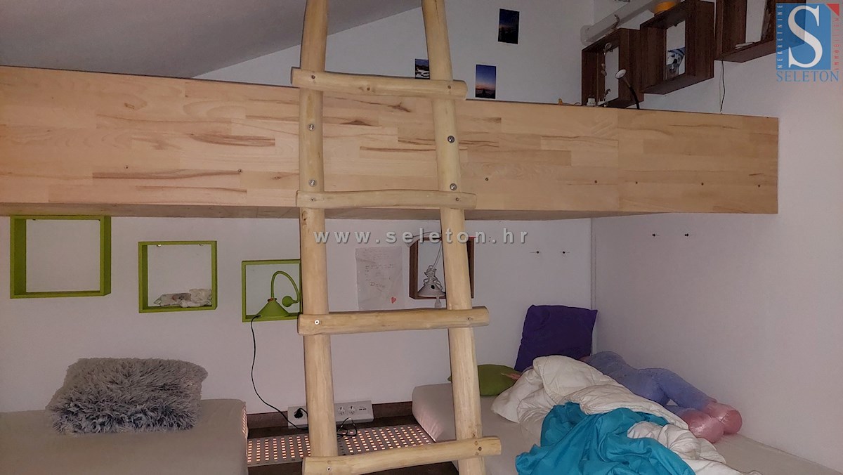 Funtana, opremljeno dvoetažno stanovanje 76 m2