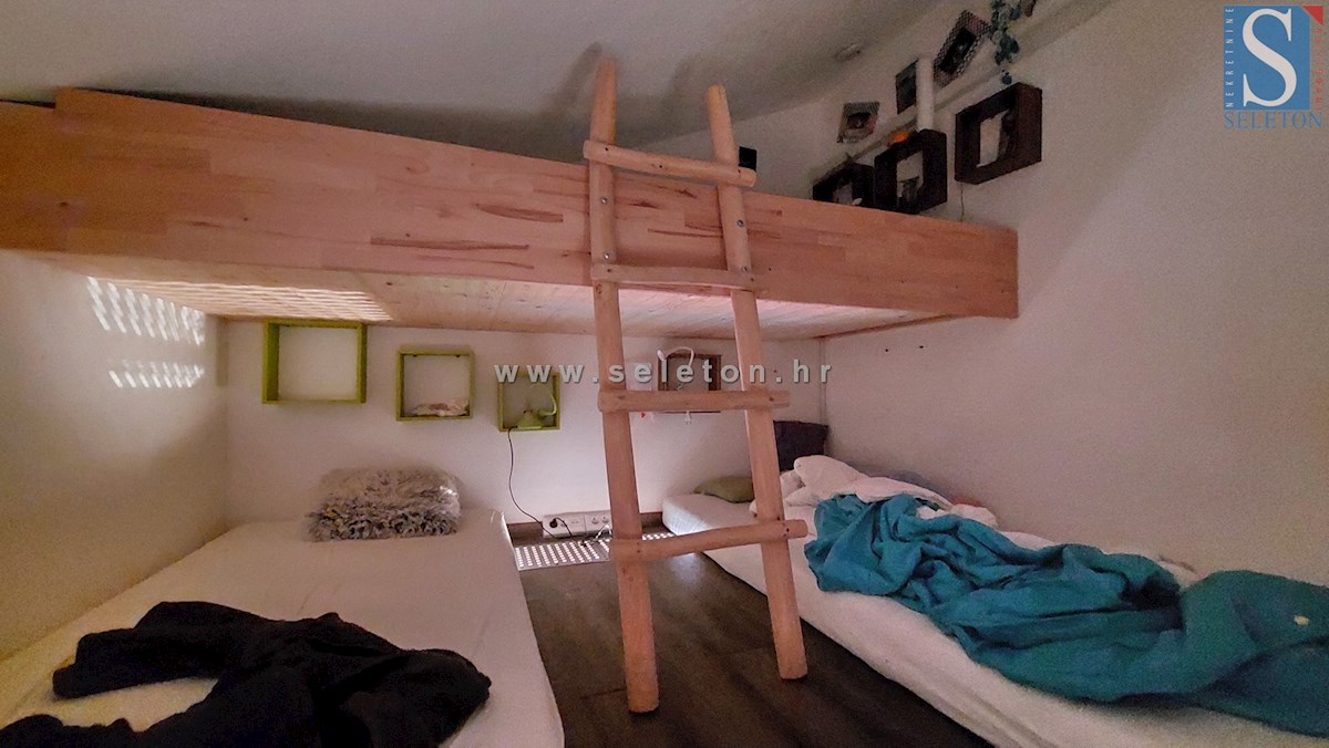 Funtana, opremljeno dvoetažno stanovanje 76 m2
