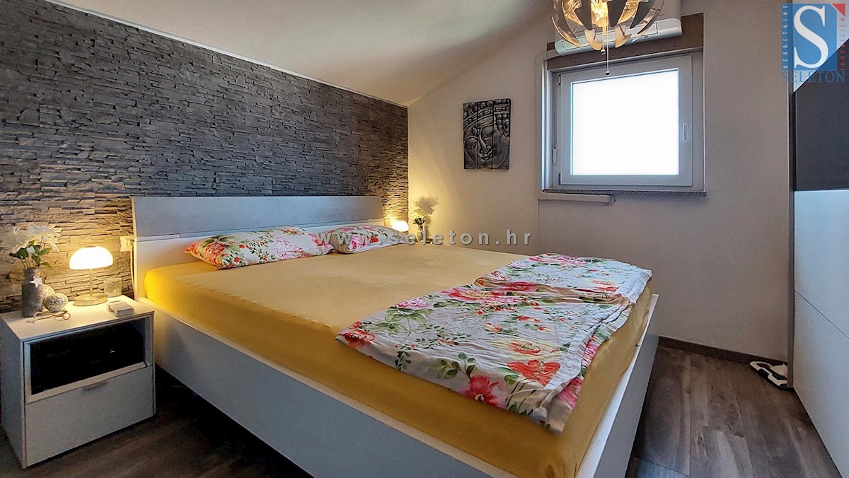 Funtana, opremljeno dvoetažno stanovanje 76 m2