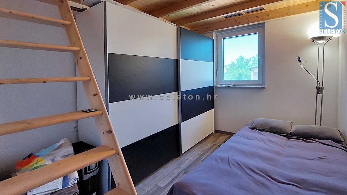 Funtana, opremljeno dvoetažno stanovanje 76 m2