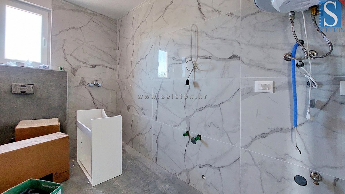 Poreč - okolica, novo stanovanje 66 m2, 2 terasi